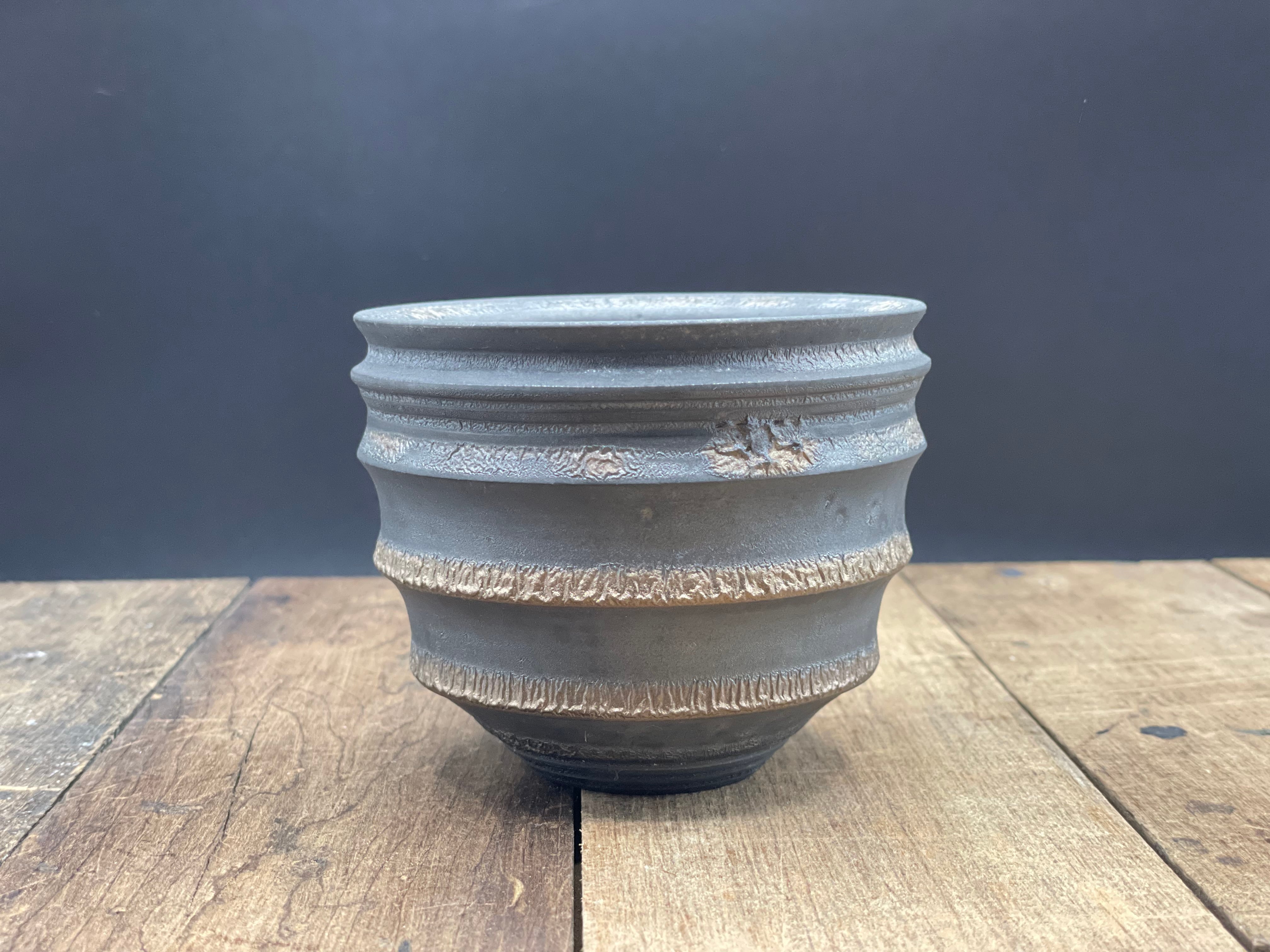 【田中元将】 plant pot