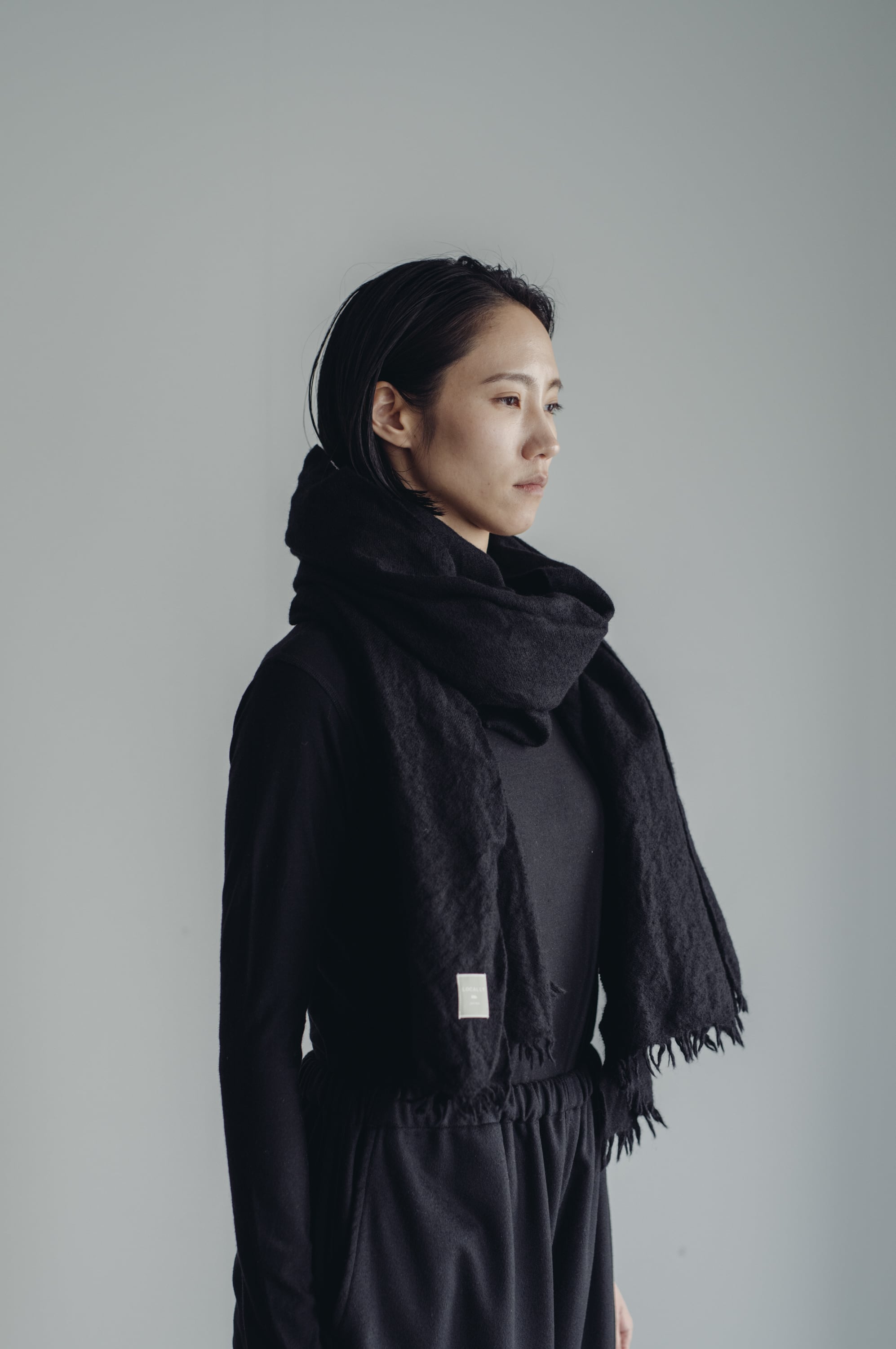 02421-1 muji stole / black