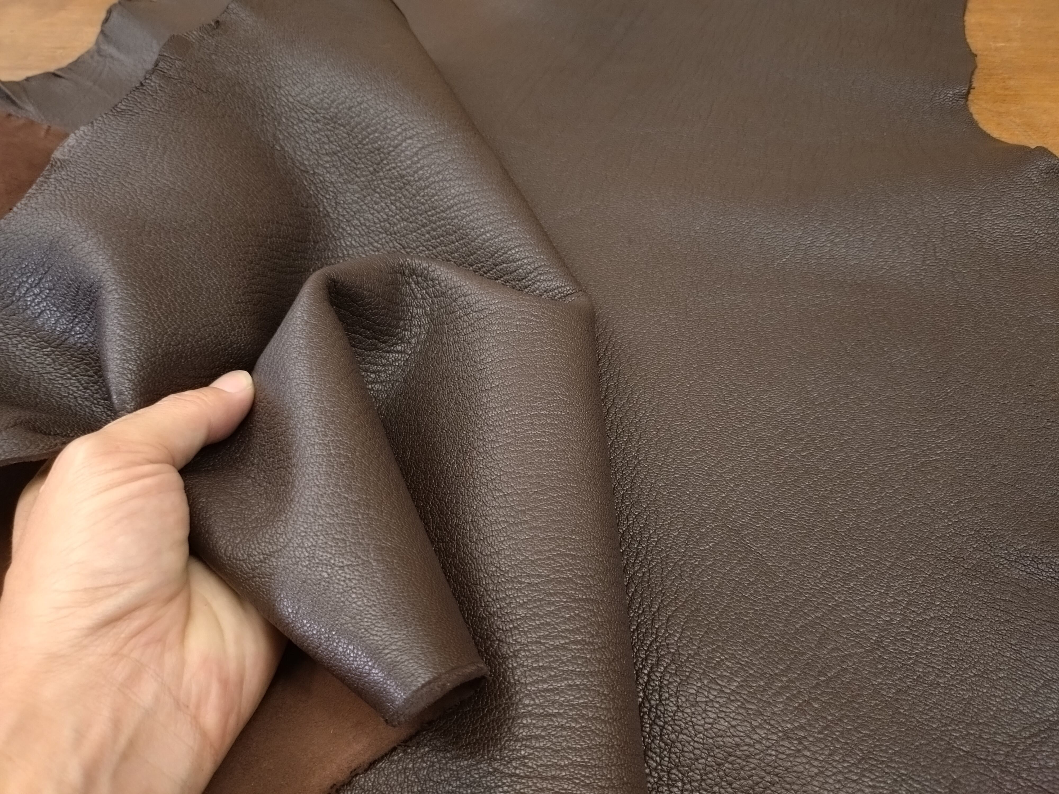 山羊革 ゴートソフトシュリンク/69DS/ダークブラウン【AG101】 | Good