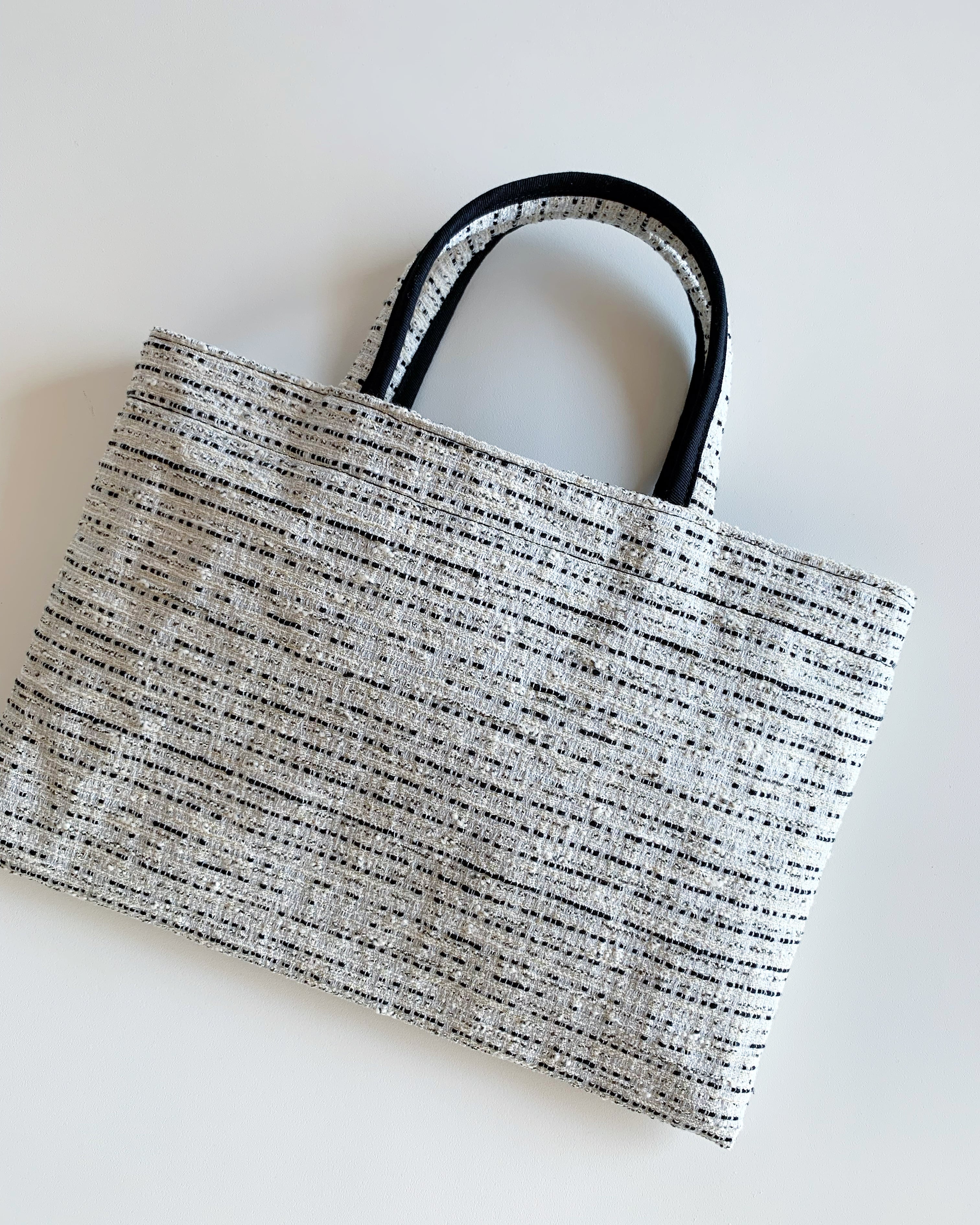 BIBI bag. “MIDDLE” tweed white | BIBI bag presented by BIBI soeurs.