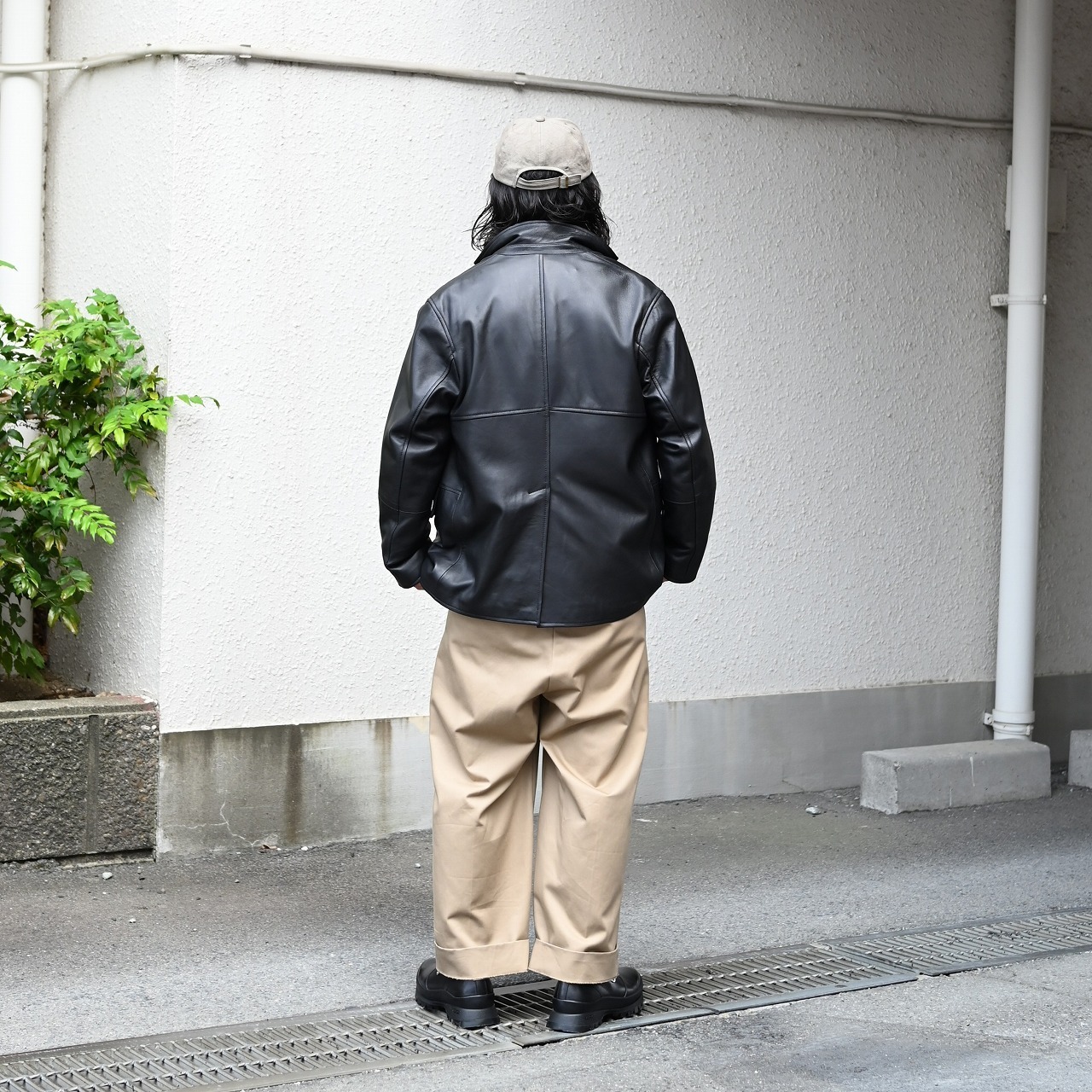 CCU(シーシーユー) レザー、YASHIKI(ヤシキ）ニットコーディネート