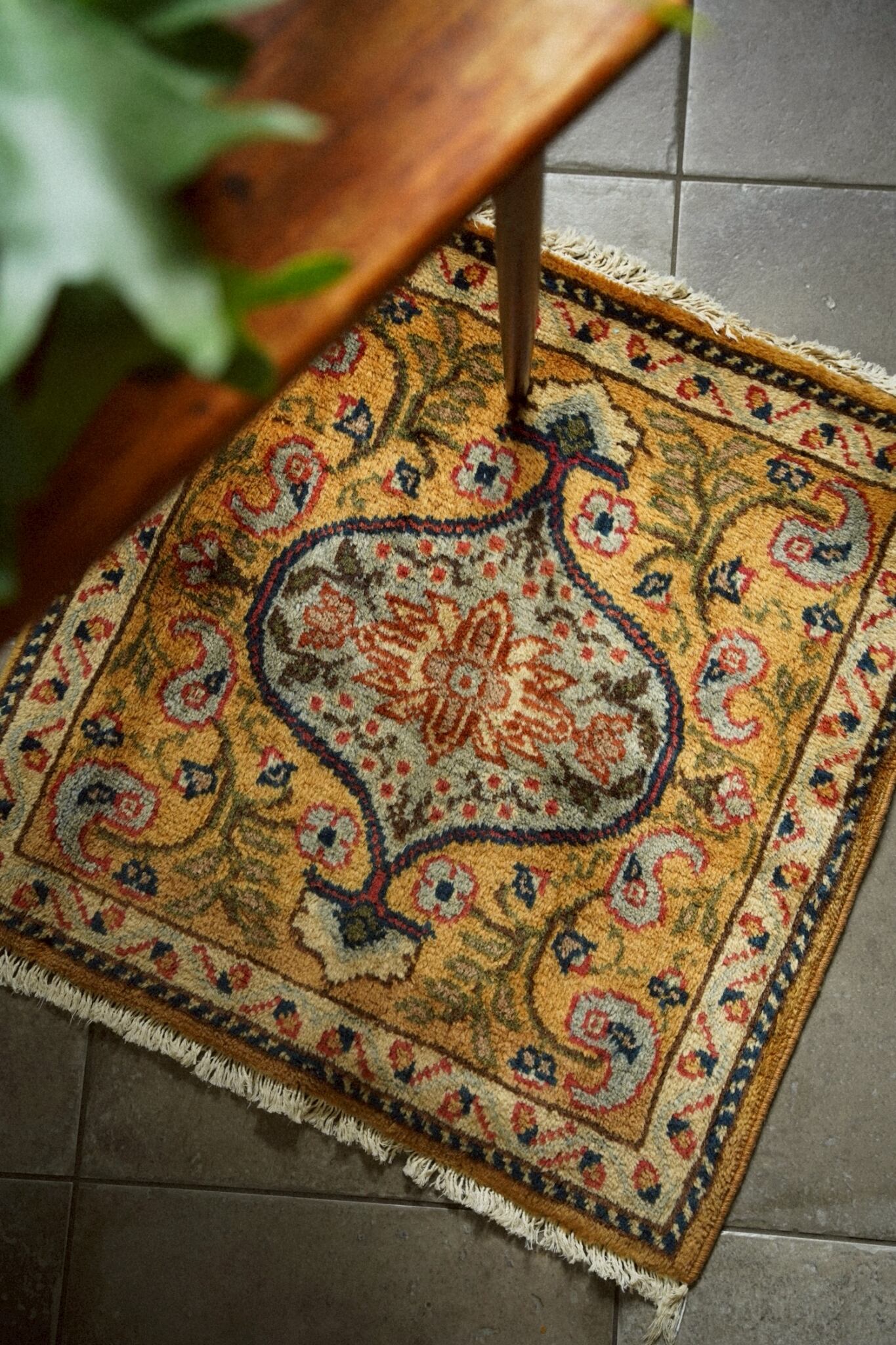 1677-Vintage Turkish rug