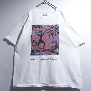 90s White Run Artistic Print Design
