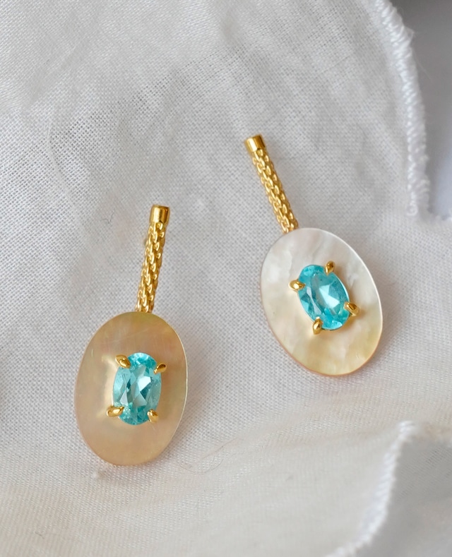 Mother of Pearl pierced（Apatite)
