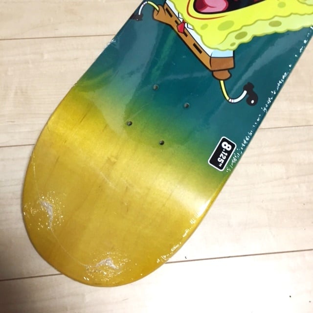 Santa Cruz x SpongeBob SquarePants Spongehand 8.125インチ Santa Cruz x SpongeBob SquarePants Spongehand 8.125インチ