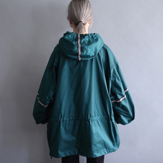 XXXL super big silhouette half-zip nylon parka