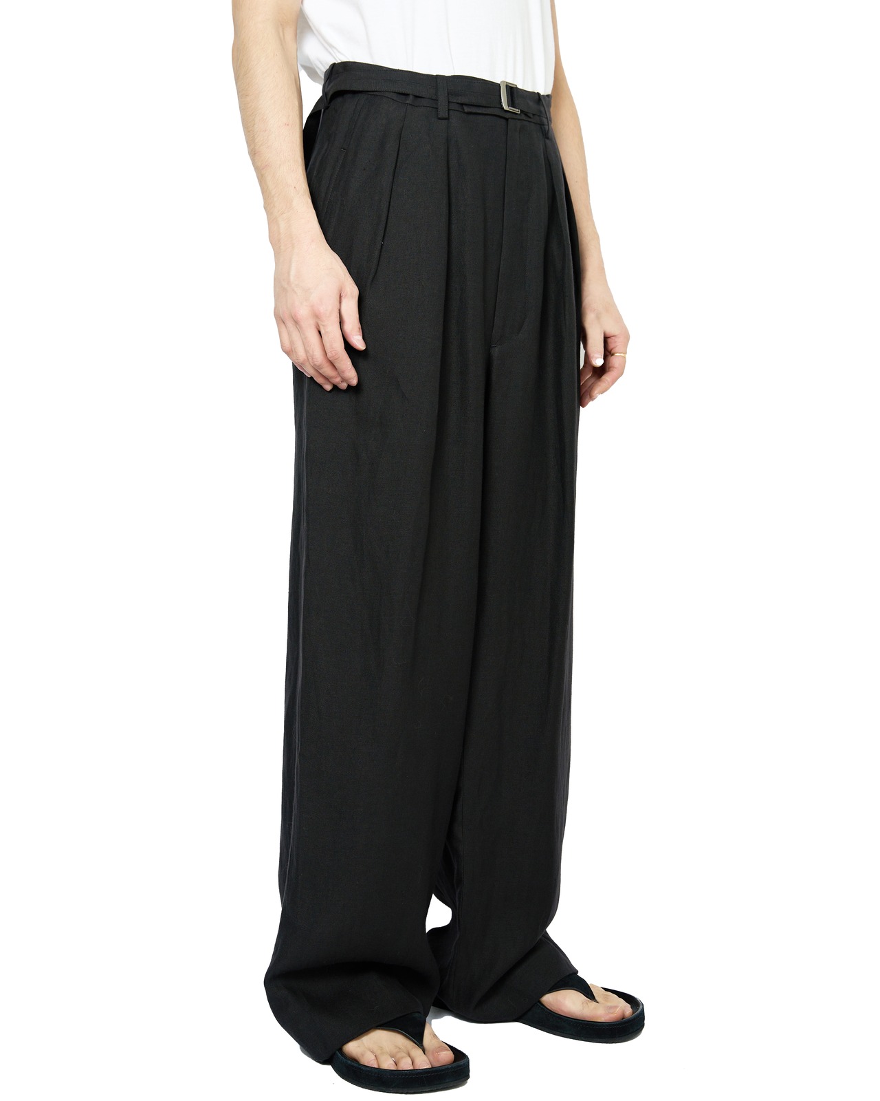 m's braque "BELTED TUCK BAGGY PANTS〔BLACK〕"