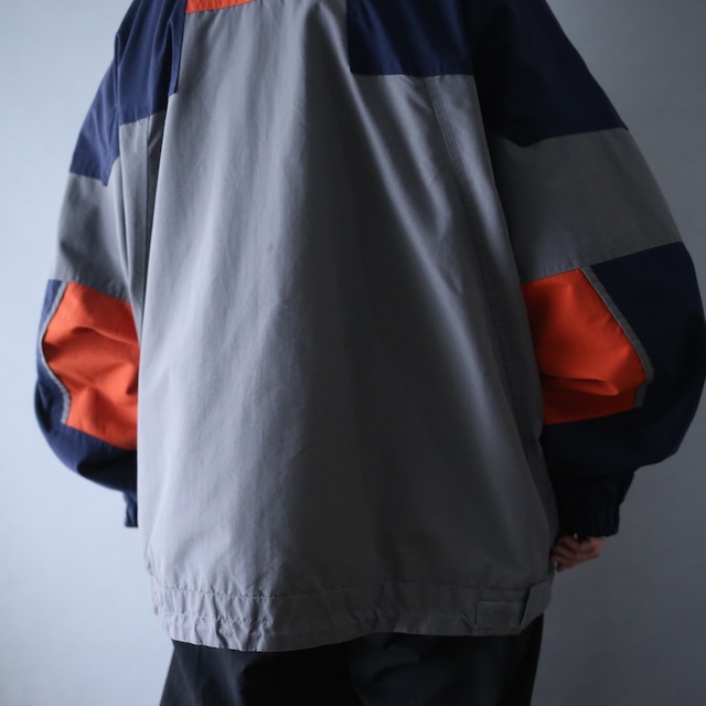 "Columbia" 3-tone good coloring over silhouette mountain jacket