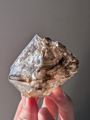 スモーキー・エレスチャルクォーツ ⭓ 両剣水晶・原石 ⭔ 中国・重慶産　✧　水曜日のセレクト