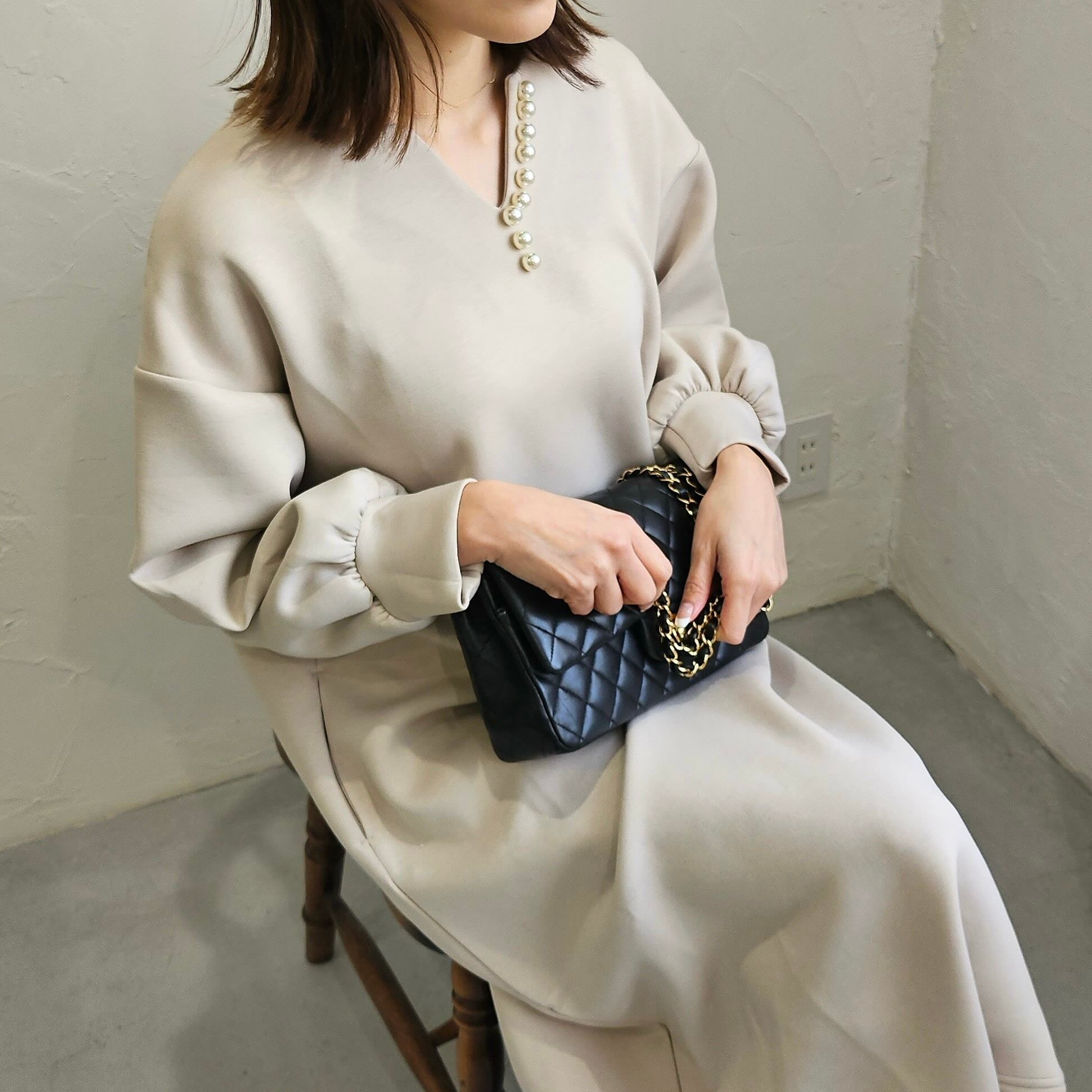 パール装飾Vネックワンピース Vネックパールワンピース[30015] | Pay ID