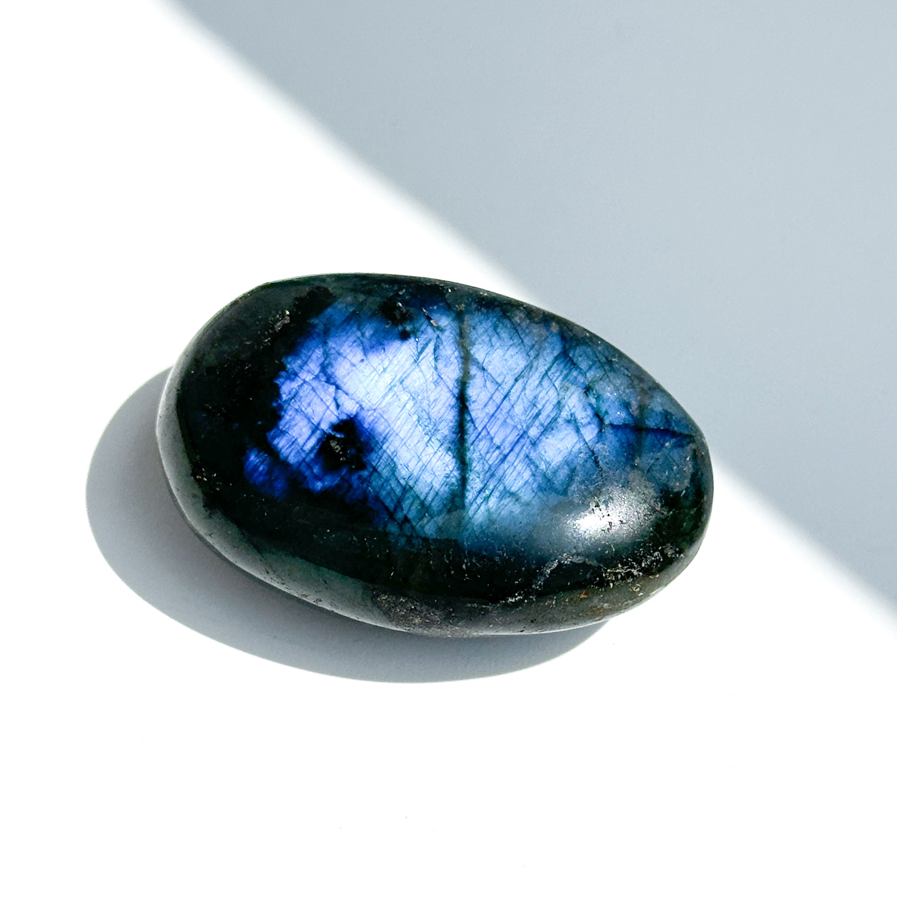 めちゃ綺麗なラブラドライト！ズーンとくる！ ラブラドライト パームストーン 24◇ Labradorite ◇天然石・鉱物