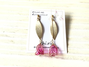 【イヤリング変更可能】ichi.rin/チューリップピアス