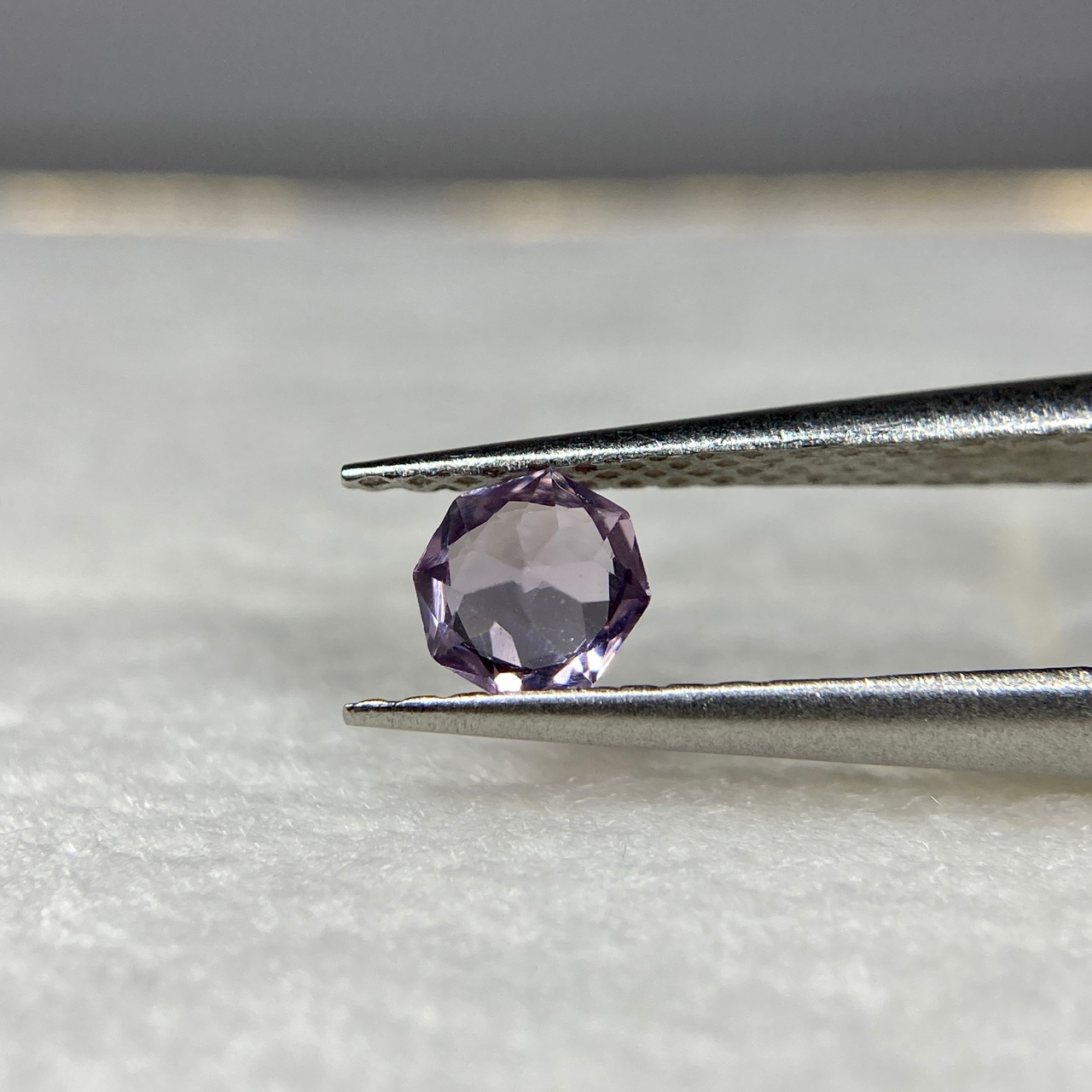 お花みたいなスピネル 薄紫系 約3.9mm*2.9mm r-0249