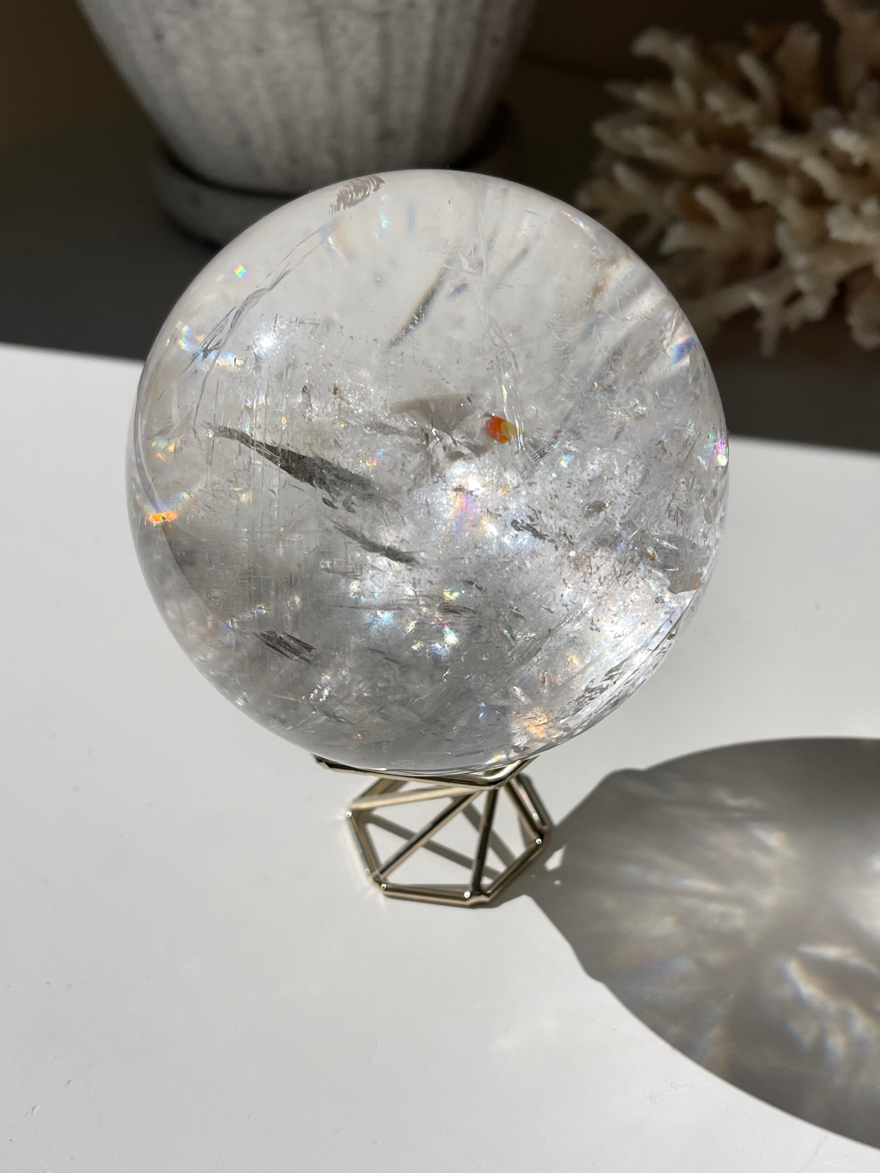 ブラジル産　高波動　ライモナイト入り水晶スフィア/ High quality limonite in quartz big sphere Brazil