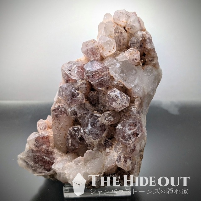 過去品アウトレット/B級品セール005　マダガスカル産レッドファントムクォーツ原石　B級品特価すぎ、よく見ると悪くないですよね？