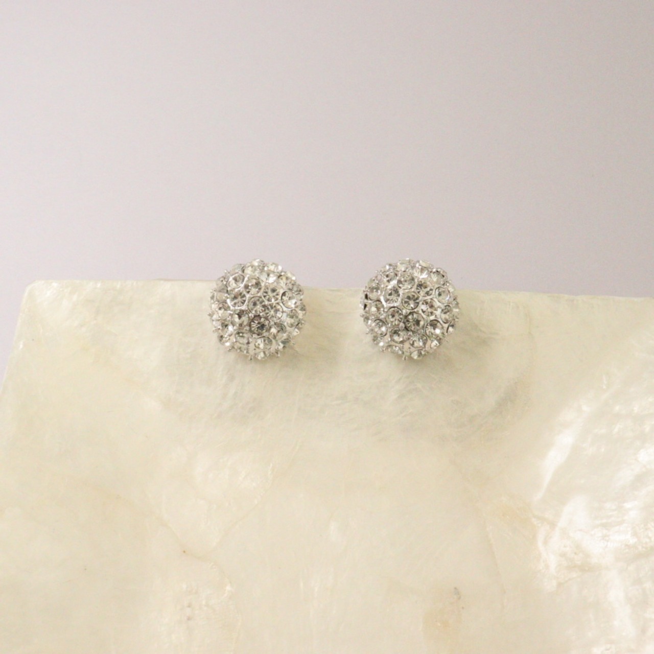 パヴェビジュー ピアス　チタンポスト使用　低アレルギー　bittersweet