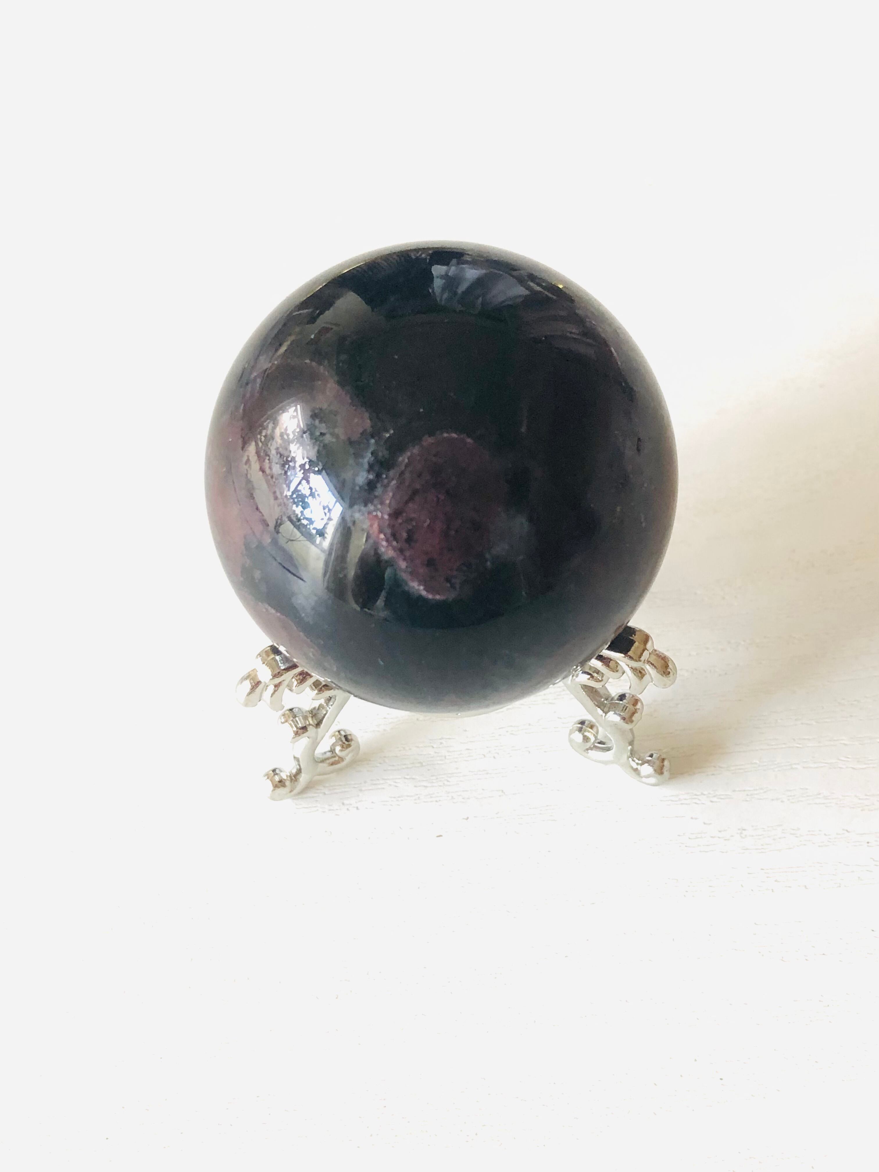 希少!ヌーマイト&ガーネットの共生丸玉(52mm)