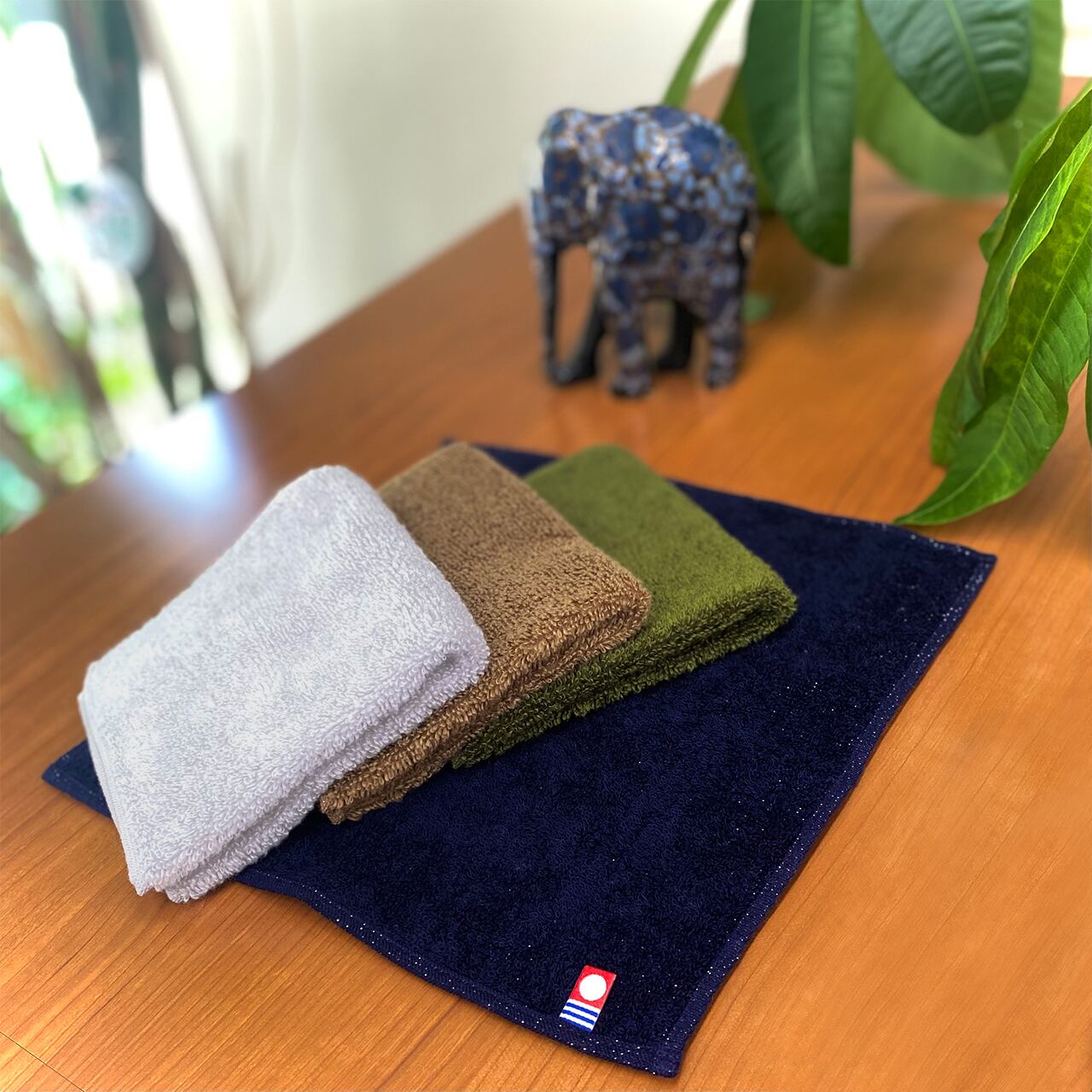 12/15まで気まぐれセール☆断捨離♡利休バッググレーうるし箔 DELVAUX 直営店 クリスピーカーフ Tempete MM (DELVAUX/ハンドバッグ