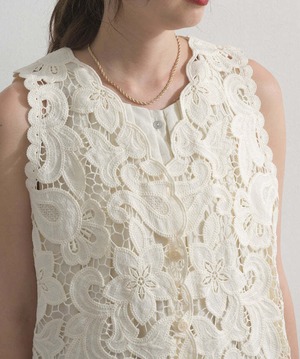 2603035 フラワーレースVネックノースリーブトップス  ivory