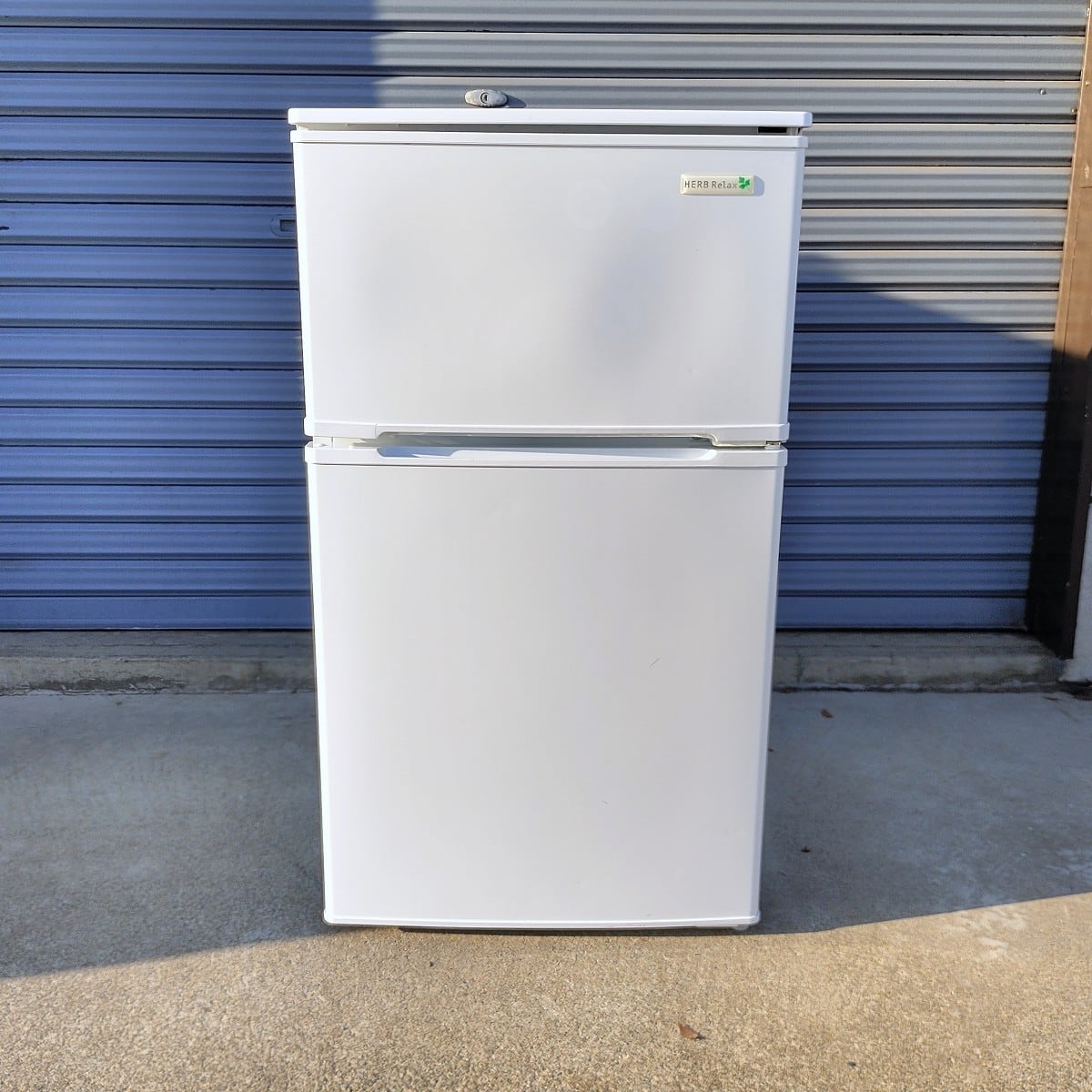 ヤマダ電機・ノンフロン冷凍冷蔵庫・HERB Relax・YRZ-C09B1・2018年製  