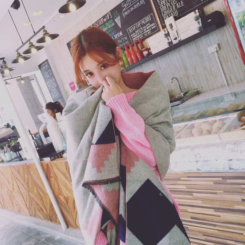 秋と冬のヨーロッパとアメリカの幾何学的な模造カシミヤスカーフショールデュアルユース女性エアコンスカーフ特大の厚い暖かいショール ブラック・アイド・ピーズ70155270265