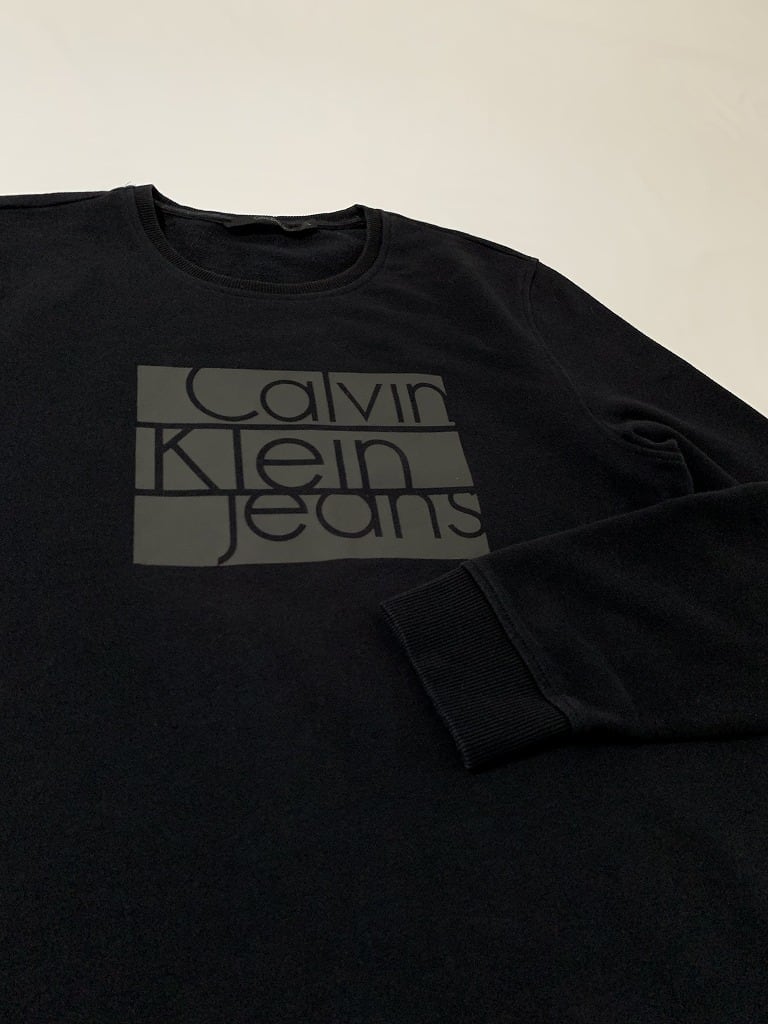 Logo Design Monotone Print Sweat Shirt "Calvin Klein"