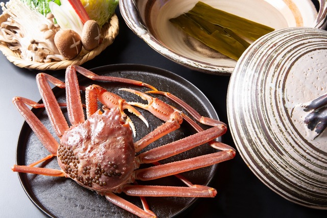 【活】or【茹で】本ズワイガニ（中600g前後）″高級料亭の味をご家庭で″