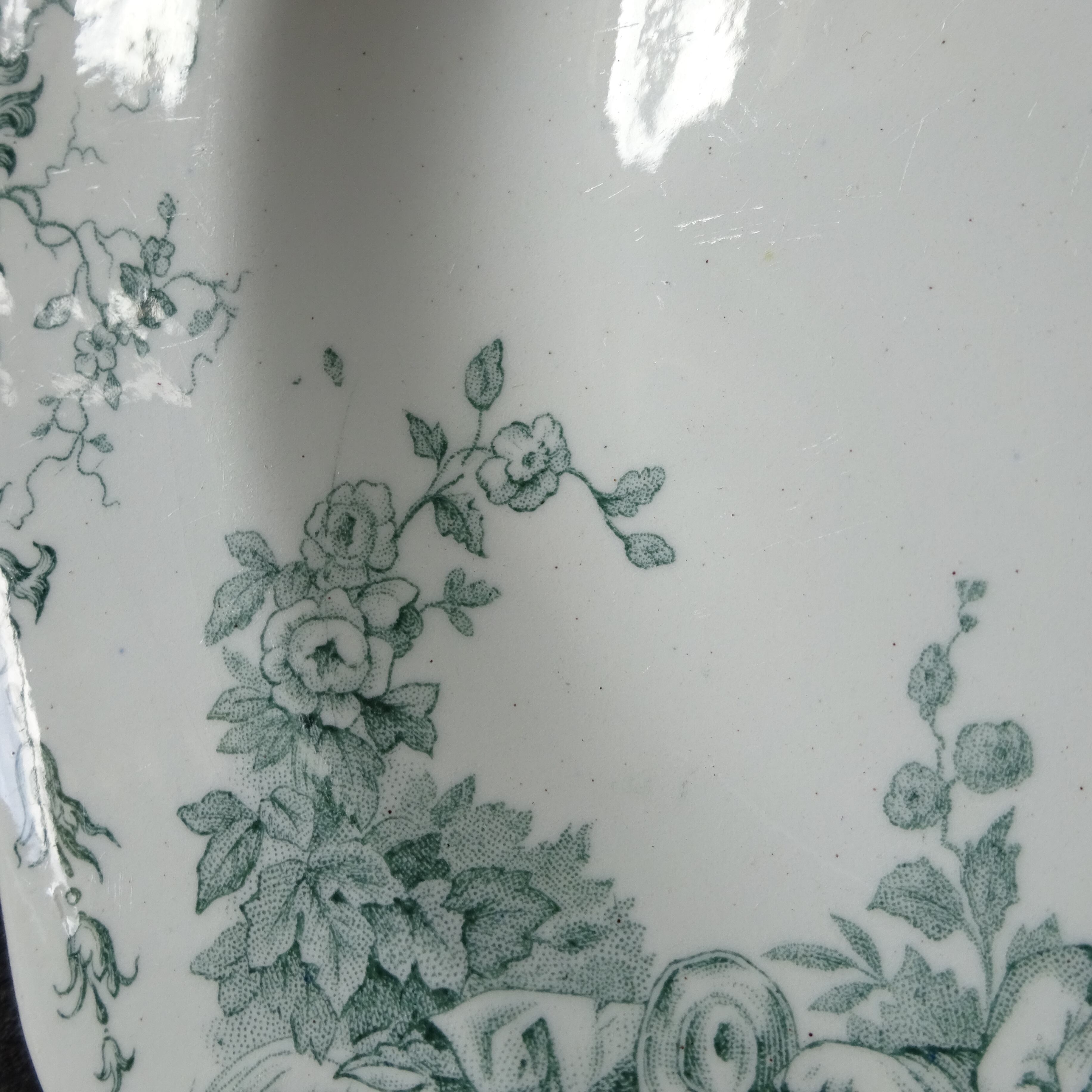 ☆TERRE de FER PORCELAINE OPAQUE DE GIEN modèle 《IDYLLE》 assiette demi creuse (B)