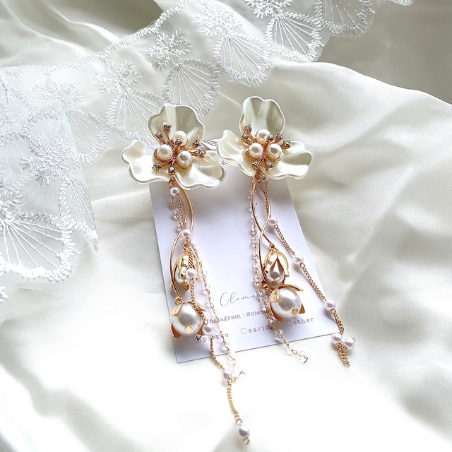 ◇R-6 お花とつぼみのロングピアス