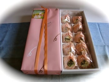 玉ねぎ 10個箱入り | 花月堂松尾製菓