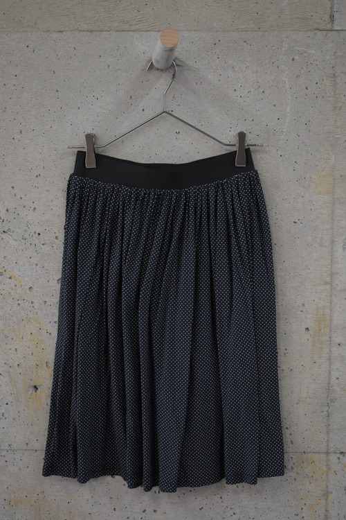Lightweight polka-dot gathered skirt