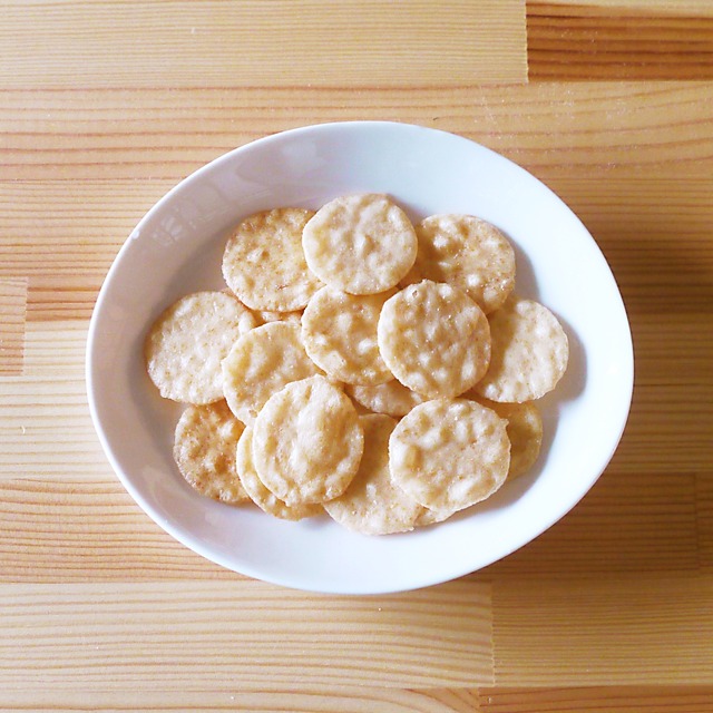 15％OFF【数量限定　賞味27.2.10　折れが多い】ぱりぱり煎餅 鮭節味（植物発酵酵素＋たもぎ茸配合） 無添加･無着色 【犬用】