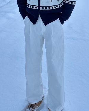Non-Fade Tuck Wide Jeans(White)