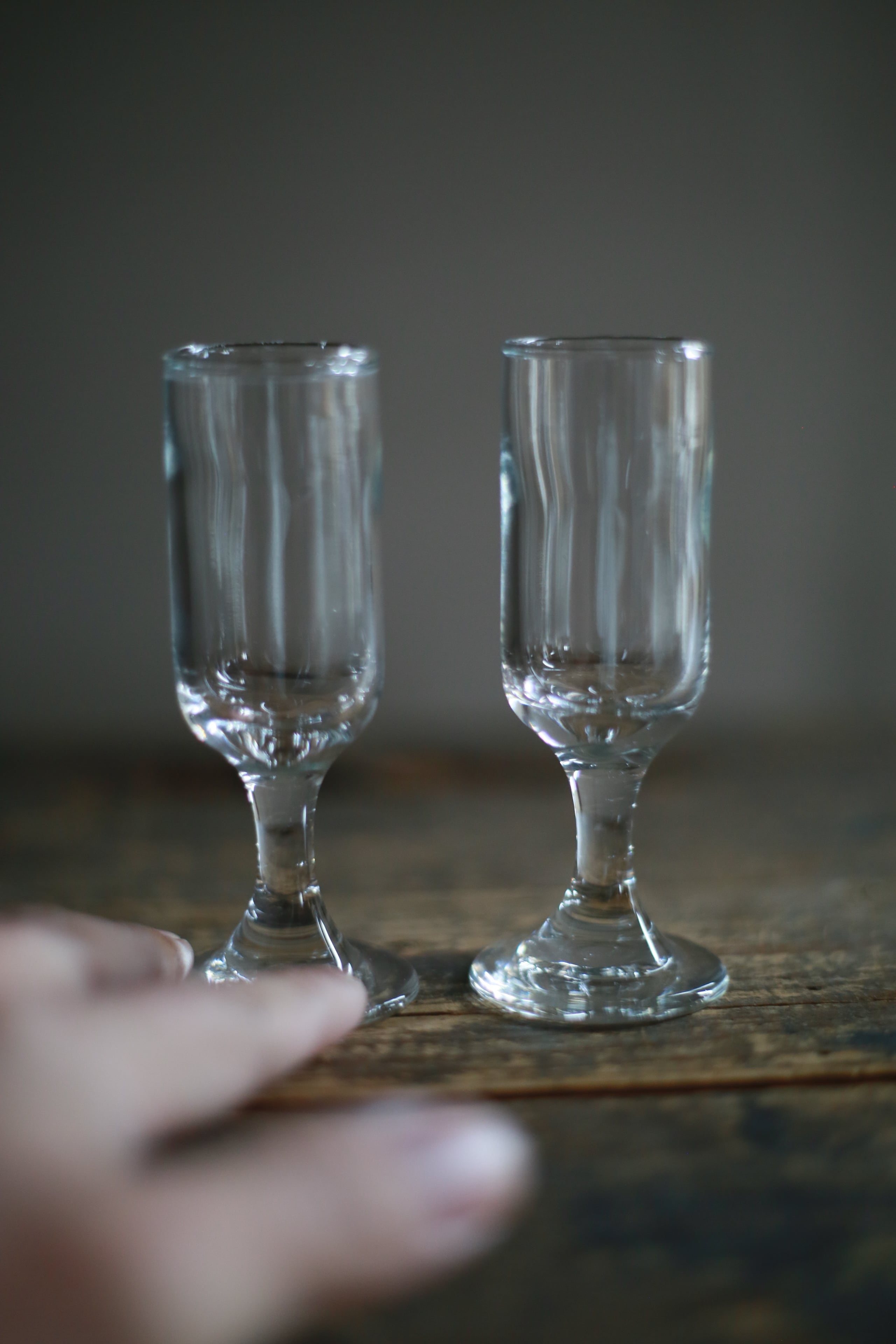 古いフランスのビストログラス