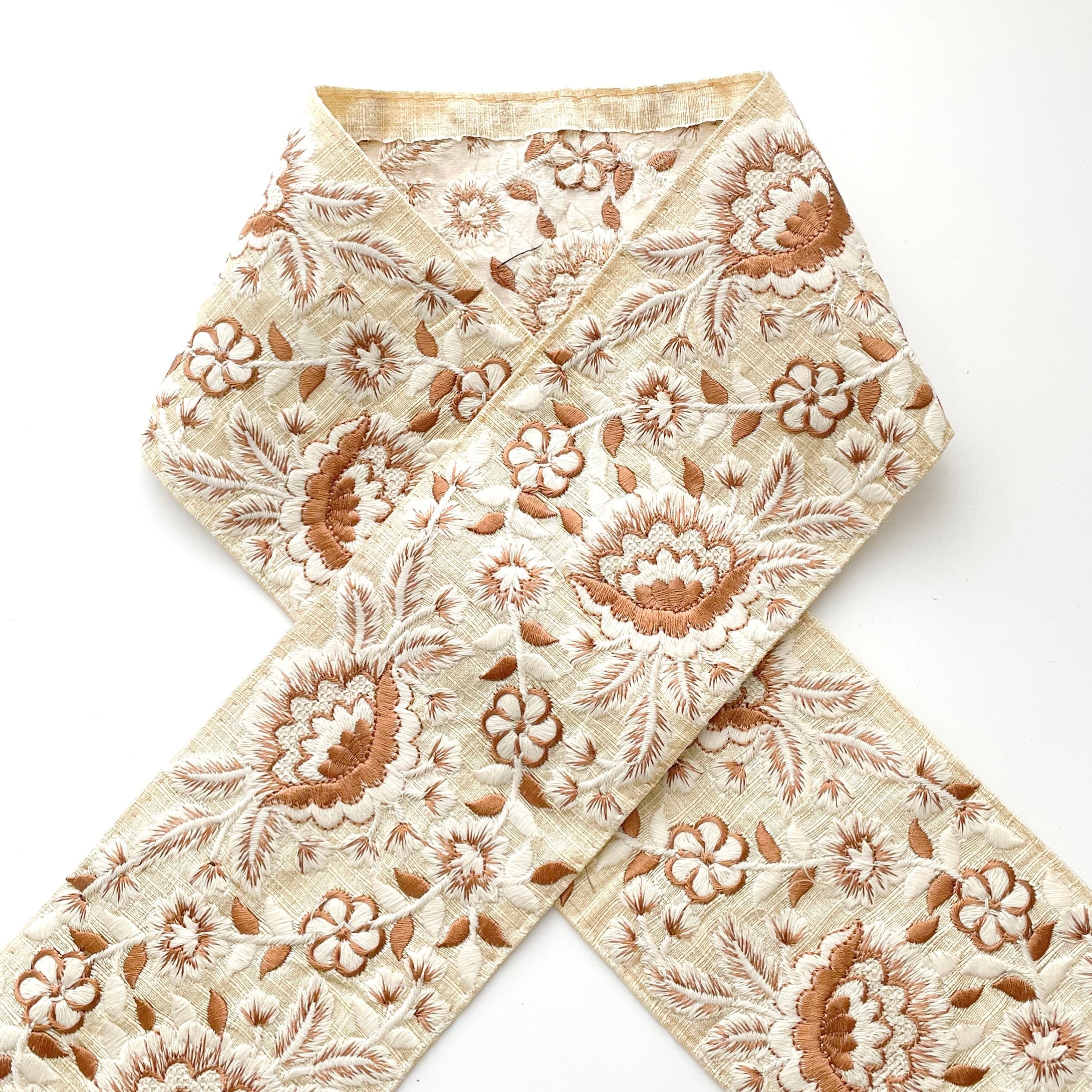 白糸刺繍 | 刺繍リボンのお店-TRIPUTOPIA（トリップユートピア）