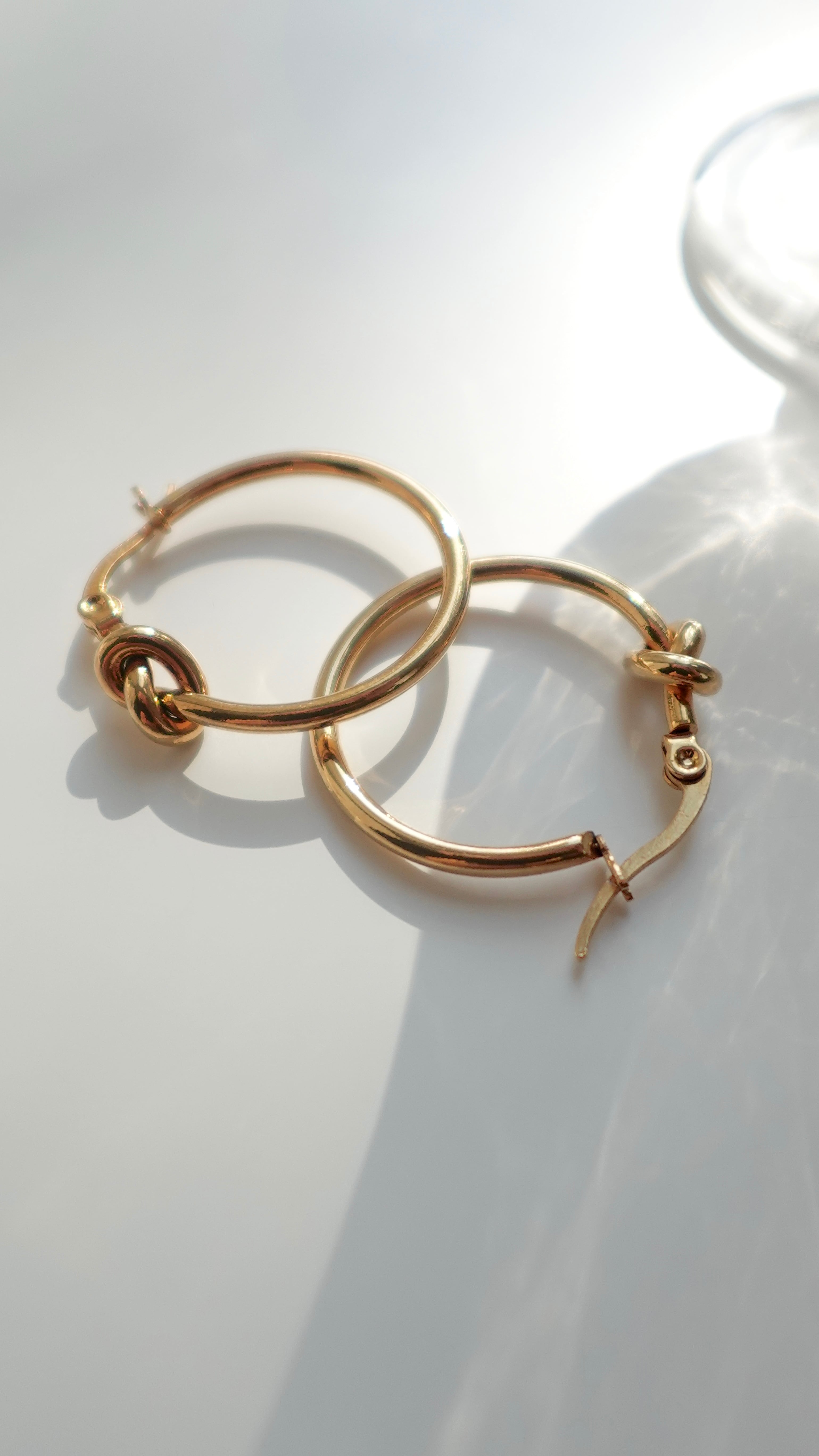 Knot Hoop pierce
