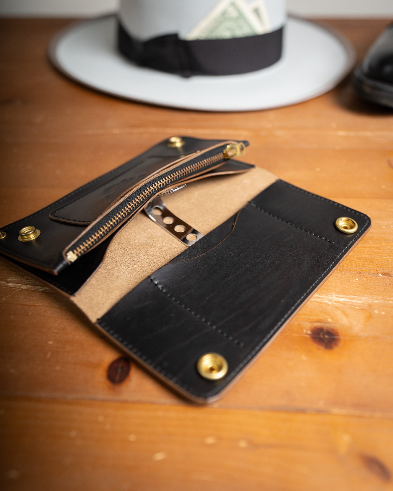 Additive and Line】Tracker Wallet TW-006 Maryam Horse Butt 2層1層