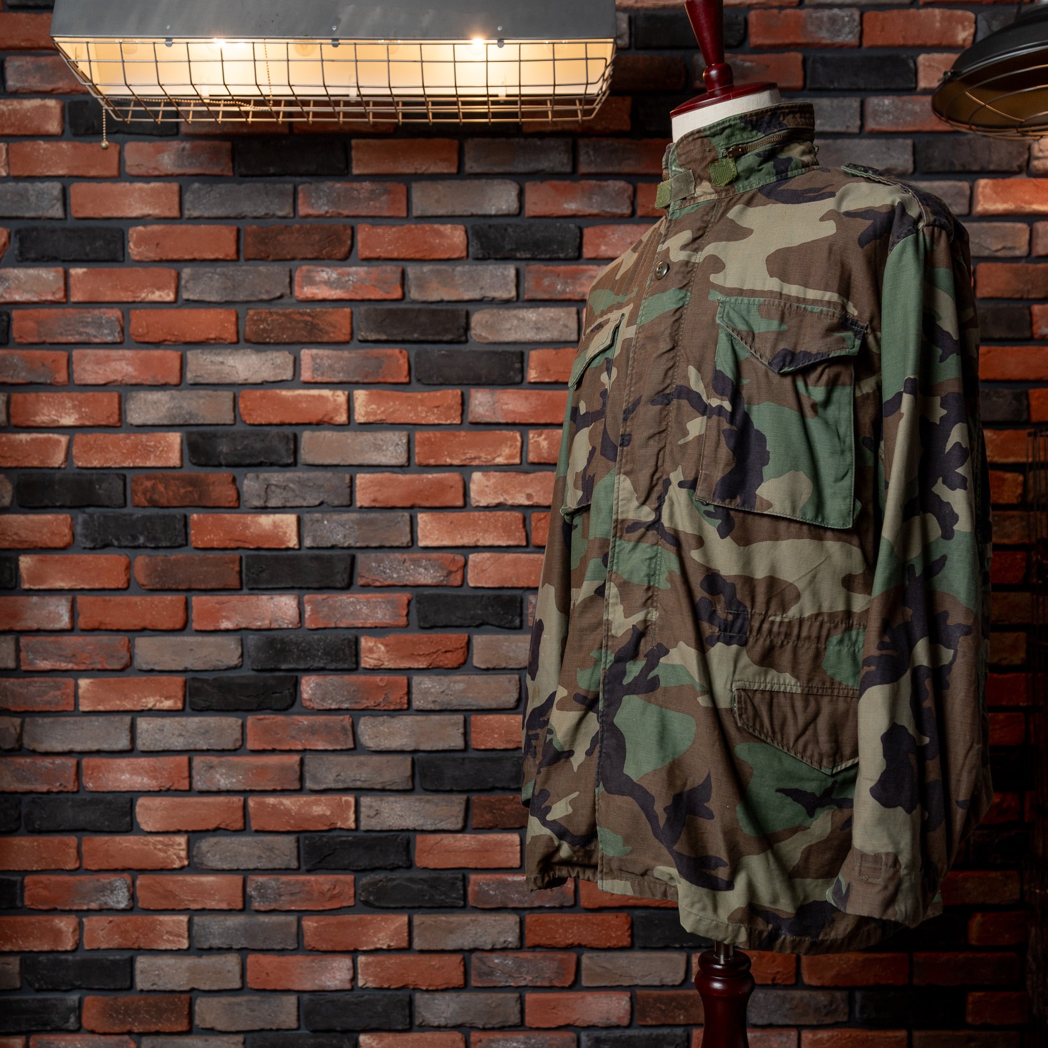 【M-L】U.S.Army 70's M-65 Field Jacket 3rd Model Wood Land Camo Used 実物 アメリカ軍  M-65 ジャケット サードモデル ウッドランドカモ No.961 | FAR EAST SIGNAL powered by BASE