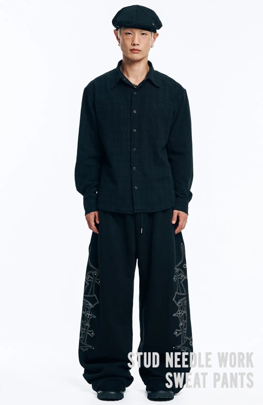 ☆TWICE ミナ 着用！！【EASYNOEASY】Stud Needle Work Sweat Pants