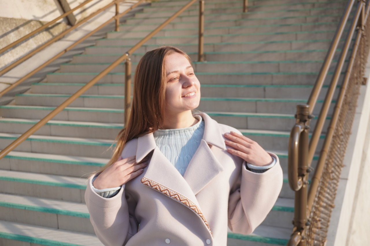 ウクライナ産カシミヤ100% 手刺繍ジャケットコート（白） - 3