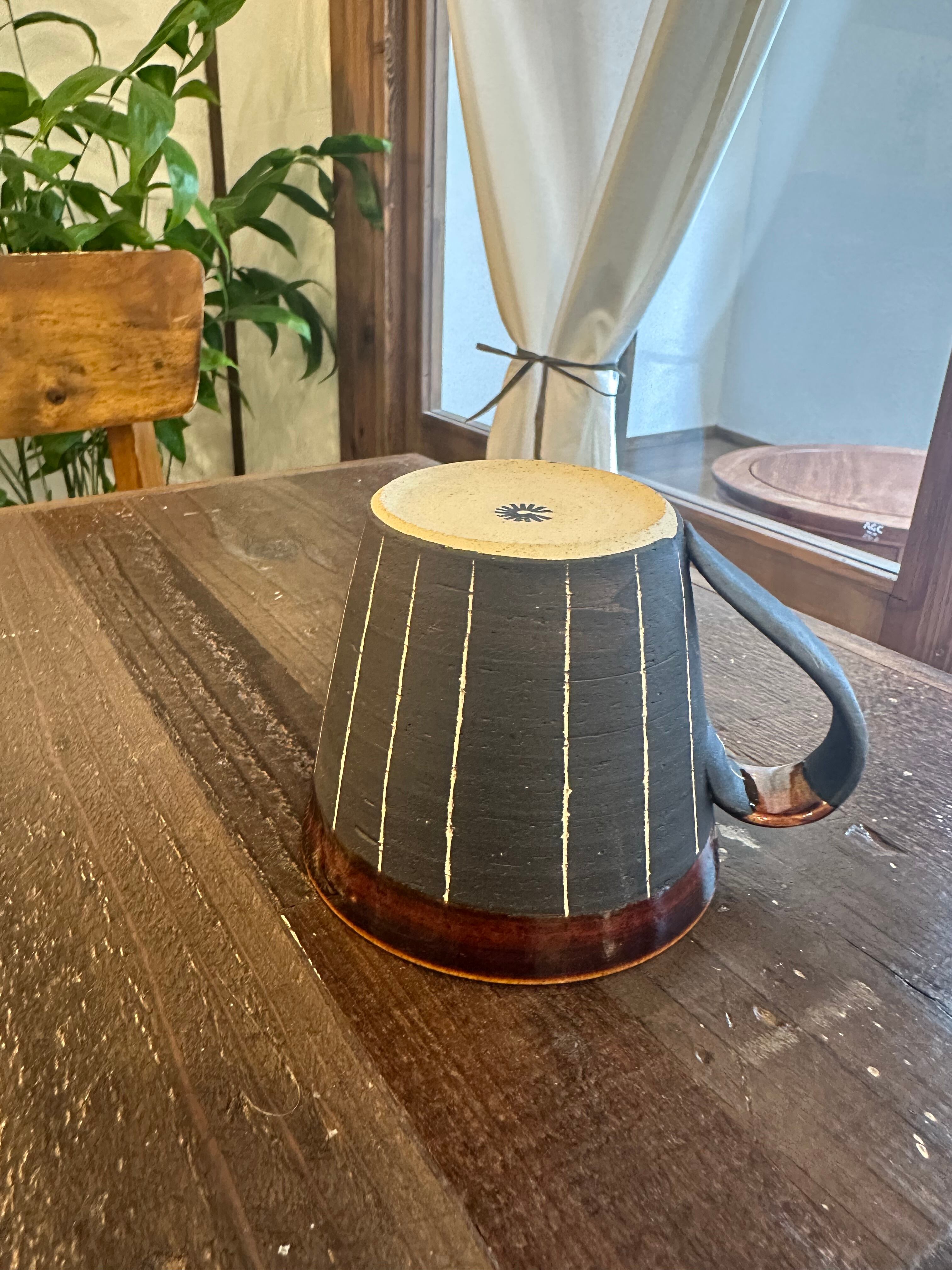 マグカップ アメ釉 信楽焼 | 陶器屋カフェつむぎ produced by 松屋陶器