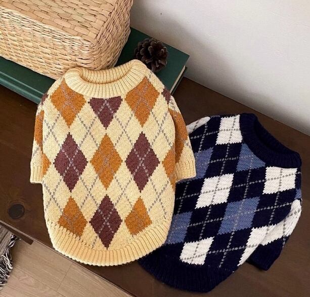 ドッグ 犬 中型犬 小型犬 ドッグウェア 室内着 シャツ セーター スリム 細身 ストレート 袖付き カラフル 中厚手 きれいめ シンプル カジュアル 上品 おしゃれ かっこいい レトロ ラフ ボーイッシュ ルーズ 個性的 クール モダン フォーマル かっちり ヴィンテージ キュート 都会的 クラシカル カレッジ風 ベーシック アメリカン プレッピー シンプル シック 柄 アーガイル柄 秋 冬 ロングシーズン 秋服 冬服 男の子 女の子 成犬 お出かけ 公園 休日 散歩 室内 おうち