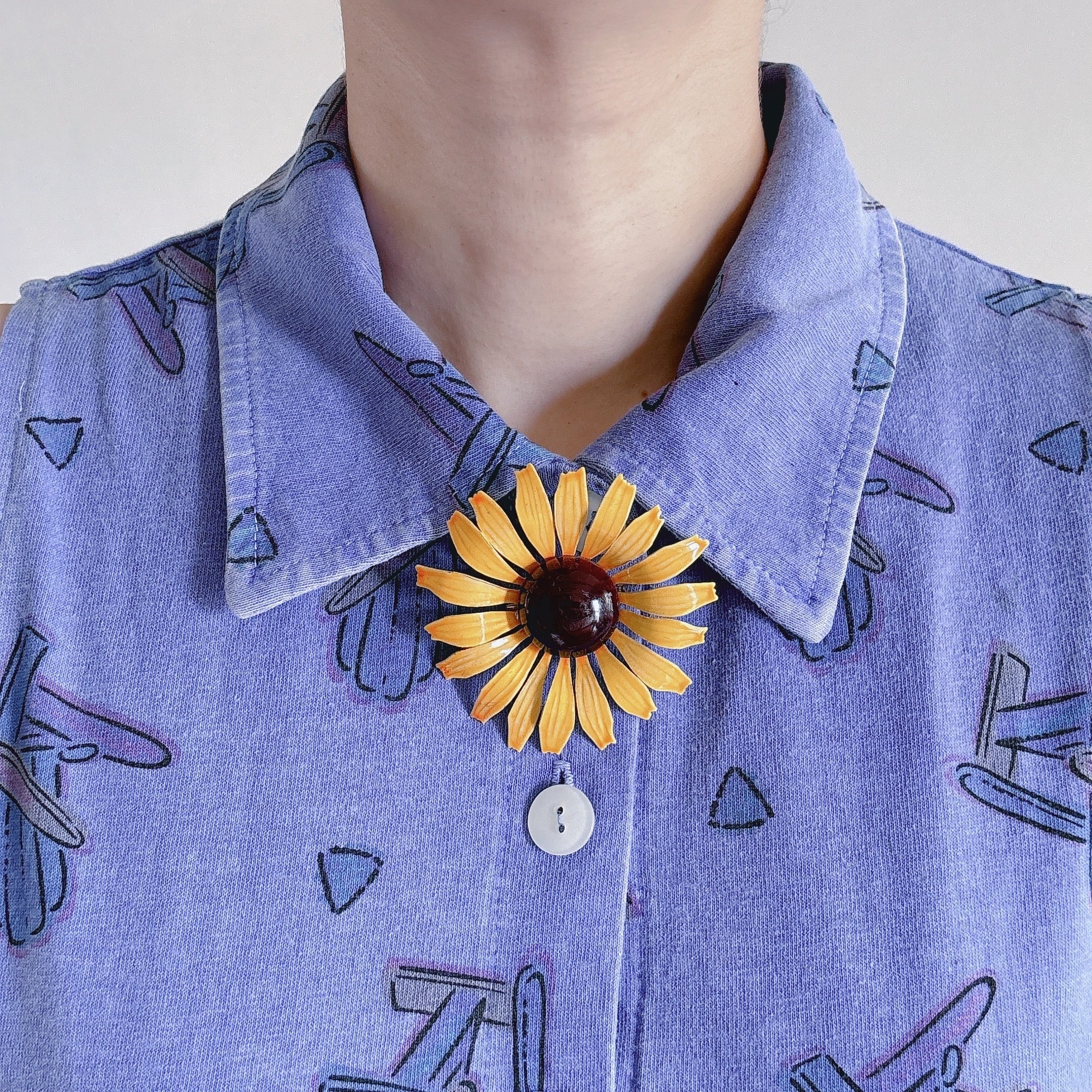 Vintage 60s - 70s orange brown enamel flower brooch ヴィンテージ