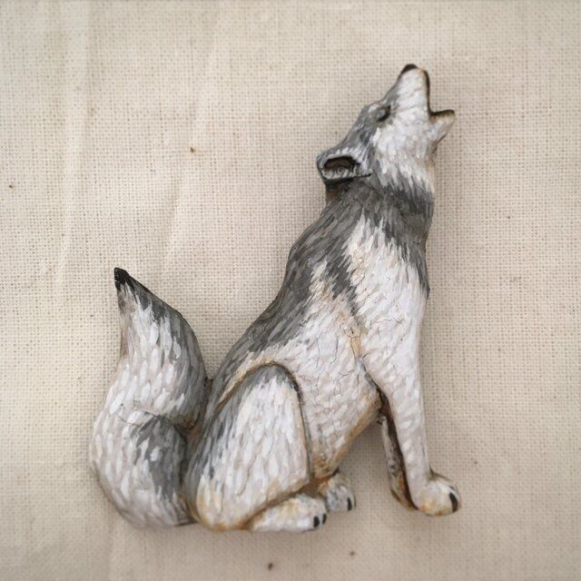ブローチ　オオカミ 　(Pin resin brooch 　wolf)　