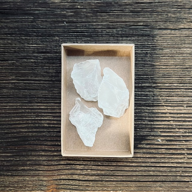 ① 水晶　整える場