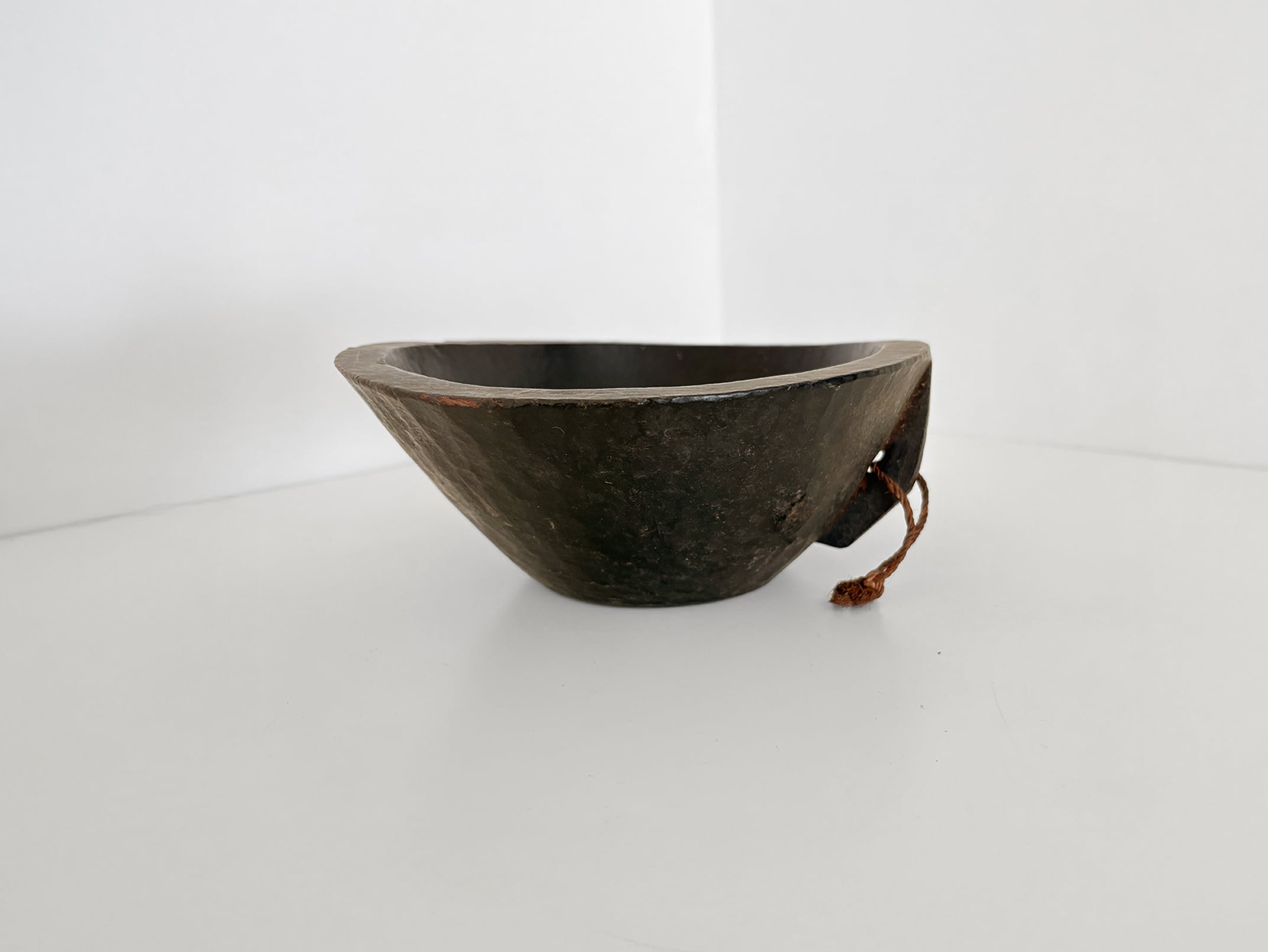 エチオピア グラゲ族 一木削り出し 木製ボウル Sサイズ