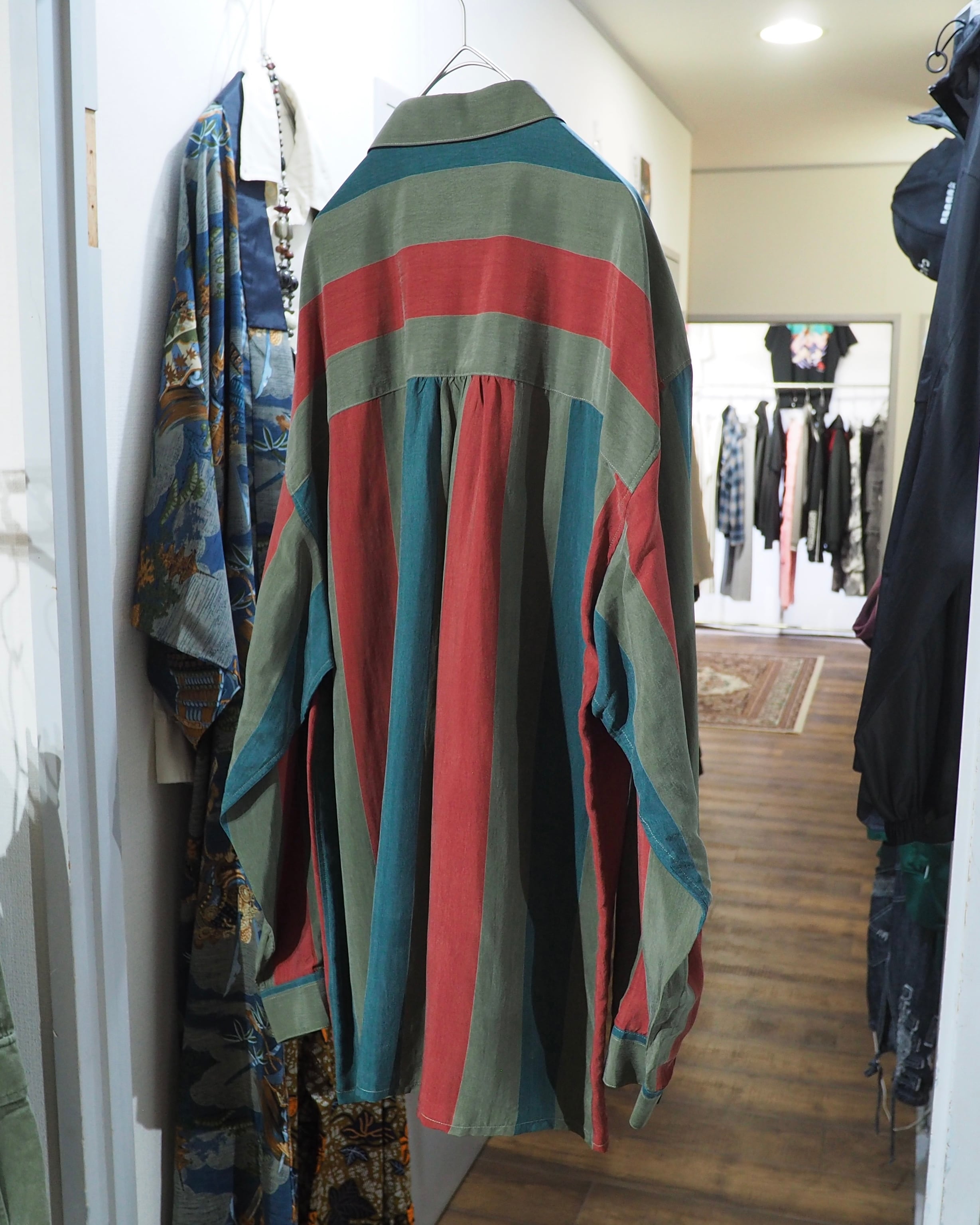1980s ” BARBANO ” Tricolore stripe pattern vintage Drape loose Shirt