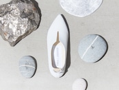 pointed-SLIT SIMP / WHITE