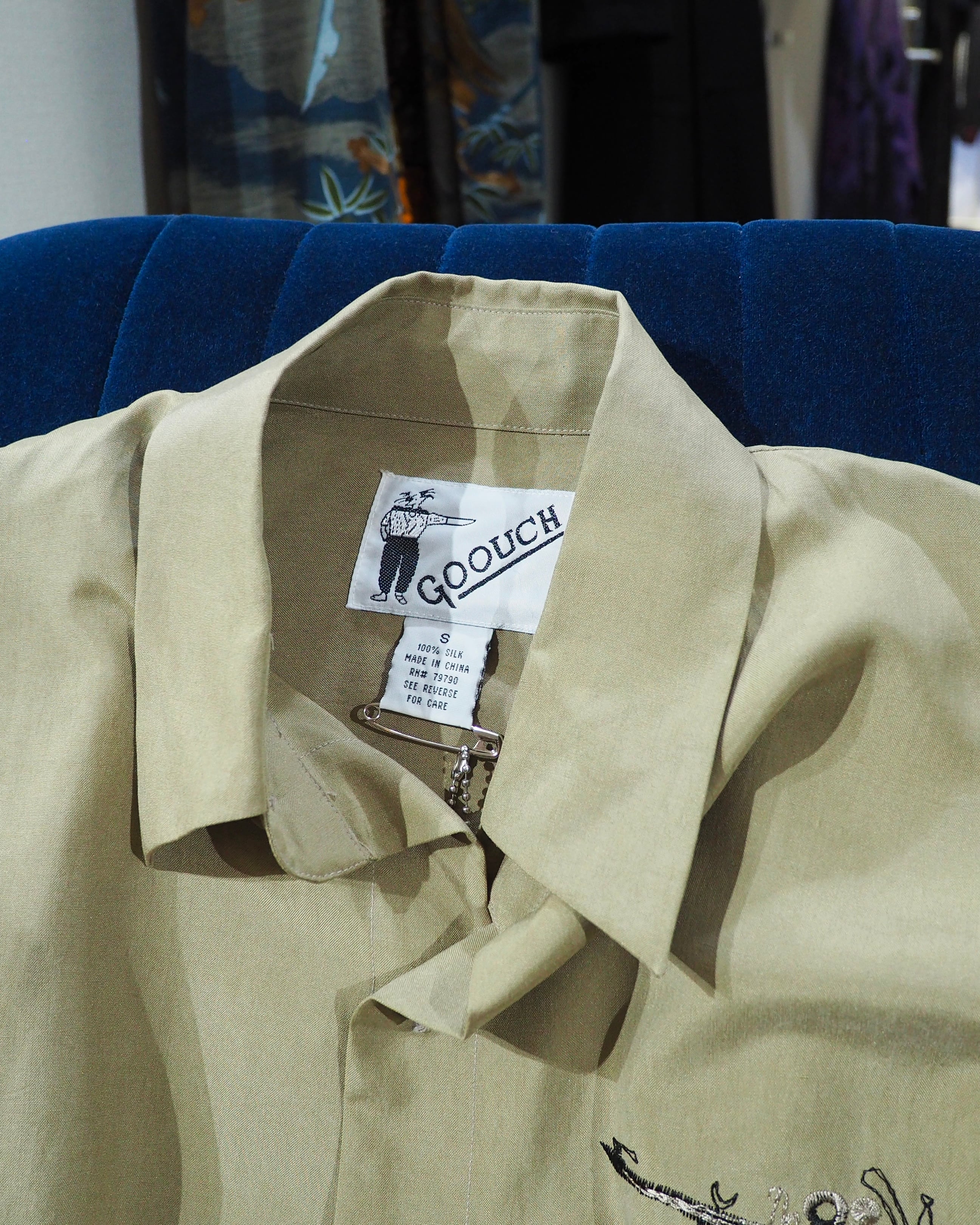 1980 - 90s " GOOUCH " Geometric Art Embroidery vintage Drape loose Silk shirt