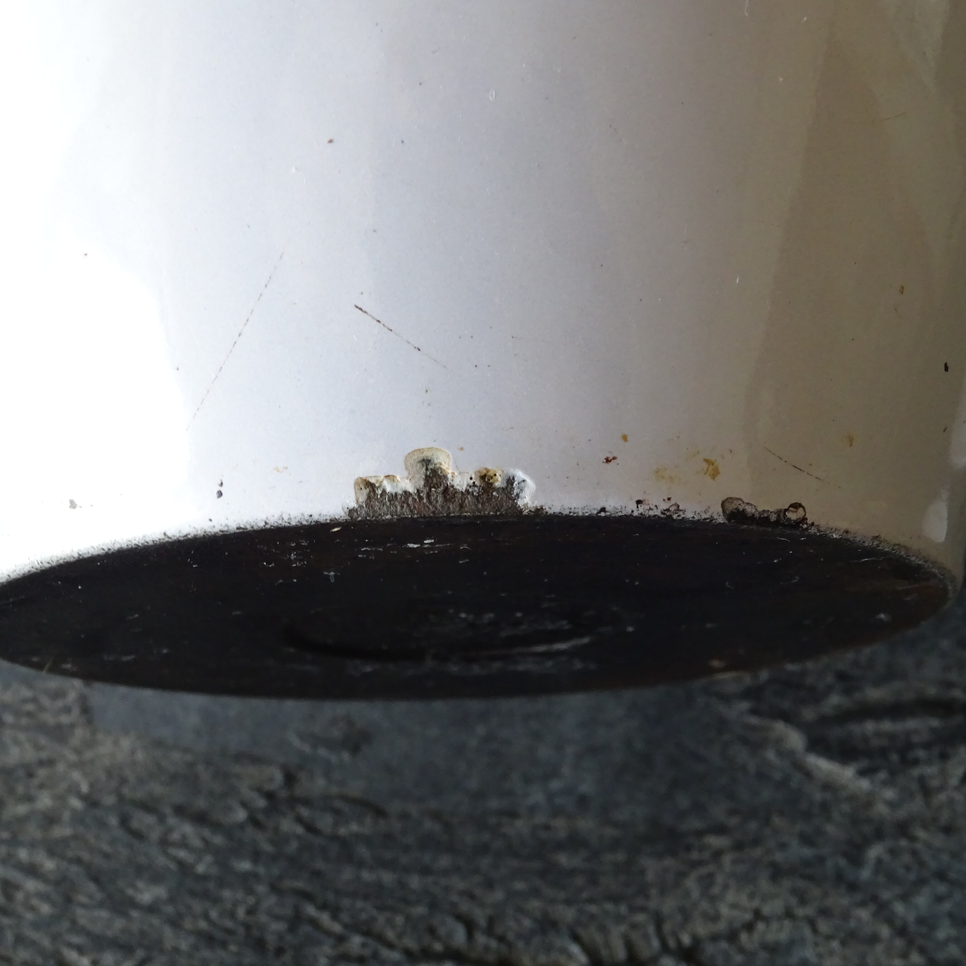 Le creuset ＊ ancien poêlon à fondue en fonte émaillée décor Tulipe bleue